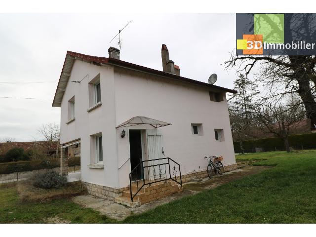 Huis te koop in CHAUSSIN 39120 Jura Franche-Comté France: Woonhuis uit 1965 op een terrein van 1324 m2 Indeling: 5 vertrekken, woonkamer van 25.5 m2, 1 douche, 1 wc.<br />
...
