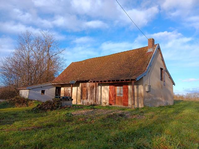 Huis te koop in BEAUREPAIRE EN BRESSE 71580 Saône-et-Loire Bourgogne France: Woonhuis uit 1900 op een terrein van 1014 m2 Indeling: 4 vertrekken, woonkamer van 32 m2.<br />
...