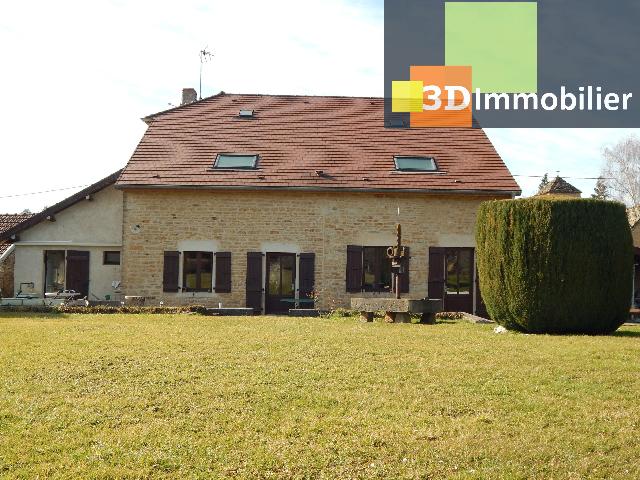 Huis te koop in LONS LE SAUNIER 39000 Jura Franche-Comté France: Woonhuis uit 1838 op een terrein van 2138 m2 Indeling: 7 vertrekken, woonkamer van 62 m2, 2 badkamers, 3 toiletten.<br />
...