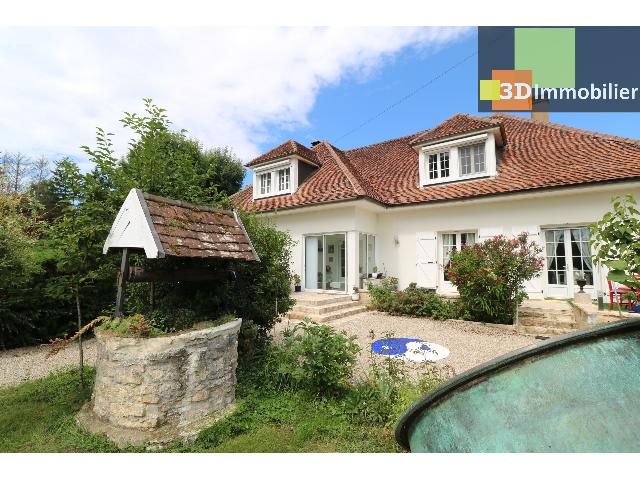Huis te koop in DOLE 39100 Jura Franche-Comté France: Woonhuis uit 1970 op een terrein van 10000 m2 Indeling: 8 vertrekken, woonkamer van 40 m2, 1 badkamer, 1 douche, 3 toiletten.<br />
Dichtbij Dole met alle voorzieningen, prachtige woning in zeer goede staa...