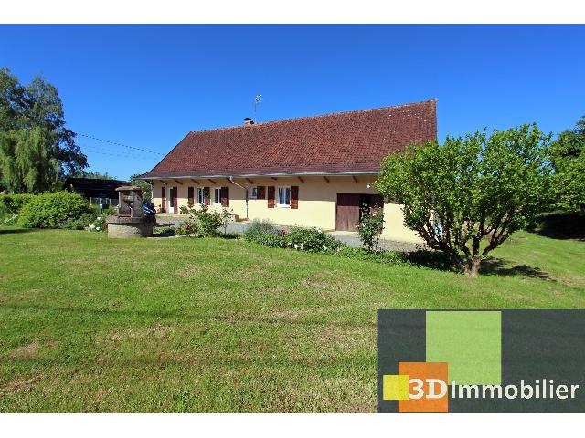Huis te koop in&nbsp;SELLIERES 39230 Jura Franche-Comté France: Nabij Sellières (39230), een huis van 108 m² op een perceel van 4730 m². Dit stenen huis, gerenoveerd in 2011, bestaat op de begane grond uit een grote woon-/eetkamer (42 m²) met houtkachel, een i...
