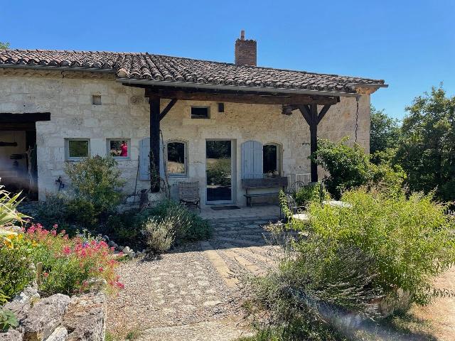 Guesthouses-Bed-&-Breakfast for sale LOT-ET-GARONNE 47 Lot-et-Garonne Aquitaine France: Magnificent complex of a house, two gîtes, and a yurt. Located in the Lot-et-Garonne department, in a small hamlet, we present an estate with a main house, two independent gîtes, and a yurt. A beaut...