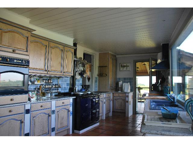Gites-Chambres-d-hotes te koop in CANCON 47 Lot-et-Garonne Aquitaine Frankrijk: Landelijk huis met prachtig zicht. In het zuidwesten van Frankrijk, in het departement Lot et Garonne, bij de stad Cancon, niet ver van de bastides van Monflanquin en Villeneuve sur Lot. 40 minuten va...