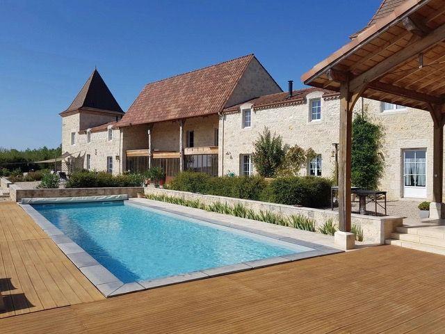 Huis te koop in&nbsp;PRAYSSAS 47360 Lot-et-Garonne Aquitaine Frankrijk: Schitterende, charmante woning met panoramisch uitzicht en hoogwaardige bijgebouwen. Gelegen in het departement Lot-et-Garonne, aan de rand van het dorp, presenteren wij dit prachtige object met een h...