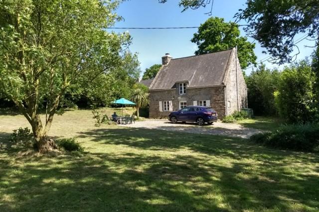 Huis te koop in&nbsp;LIZIO 56460 Morbihan Bretagne France: Woonhuis op een terrein van 1750 m2 met een woonoppervlakte van 66 m2. Indeling: 3 vertrekken, 2 slaapkamers, 2 badkamers...