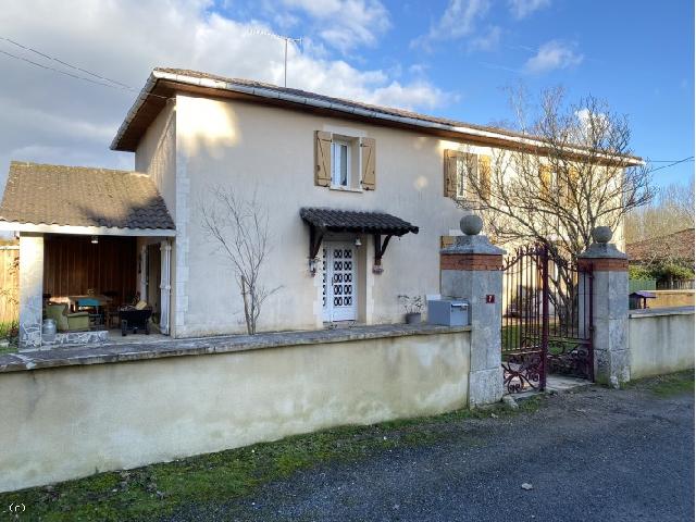 House for sale NANTEUIL-EN-VALLÉE 16700 Charente Poitou-Charentes France: Quiet House With Outbuildings And Large Lot. Beautiful three bedroom house, situated in a hamlet a few minutes from Nanteuil. Part of the land is attached to the house, but most of it is on the other ...