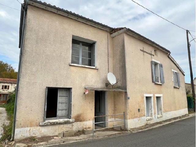 House for sale MANSLE 16230 Charente Poitou-Charentes France: Village House with Large Outbuilding at rear. Three bedroom house with lots of potential for expansion due to its huge attached outbuilding. There are two small non-attached plots of land and an adjoi...