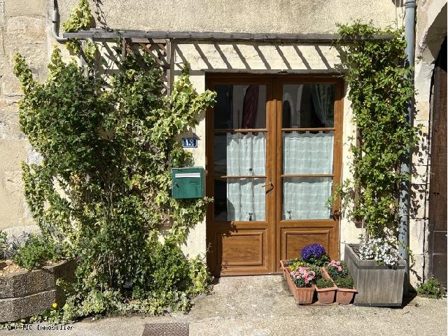 House for sale CHARROUX 86250 Vienne Poitou-Charentes France: 2/3 Bedroom House In A Gorgeous Medieval Town. Set in an attractive and vibrant little medieval, market town this gorgeous town house offers deceptively spacious accommodation. 2 bedrooms (one en-suit...