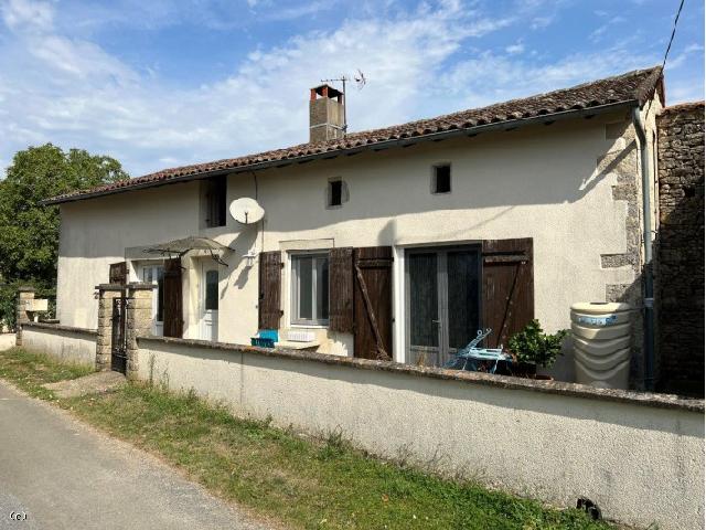House for sale RUFFEC 16700 Charente Poitou-Charentes France: Spacious 3 / 4 Bedroom Cosy Stone House Close To Ruffec On 1482m2 Stone house offering 3 / 4 bedrooms (or 3 bedrooms and an office) including 2 bedrooms on the ground floor. Central heating on the gro...