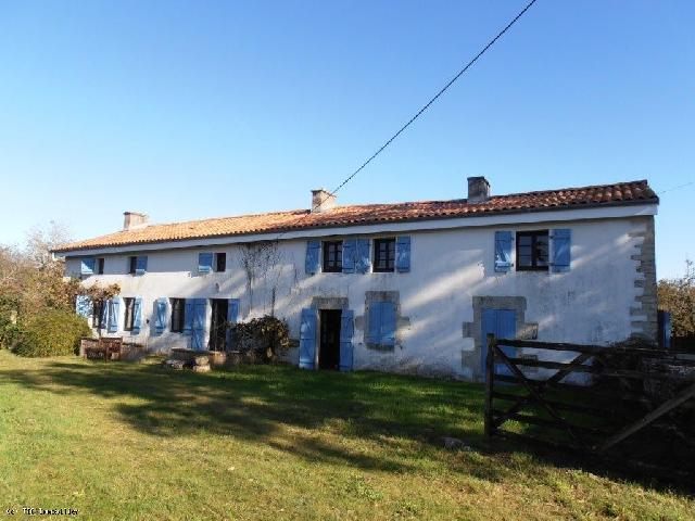 House for sale LEZAY 79120 Deux-Sèvres Poitou-Charentes France: Detached Character Stone Property With 5 Bedrooms, Gite Potential, And A Beautiful Garden. Characterful detached stone property with flagstone floors, beams and exposed stone walls. Comprising 5 bedro...