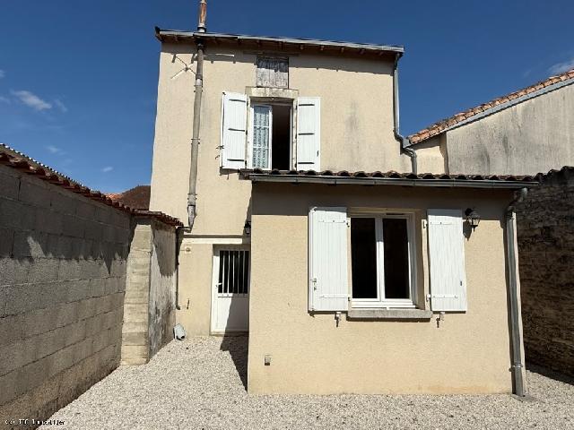 House for sale RUFFEC 16700 Charente Poitou-Charentes France: Ruffec Town Centre House With Large Garage And A Courtyard. Ideally located in the very centre of Ruffec, just steps away from shops and amenities, this spacious townhouse offers great potential.The g...