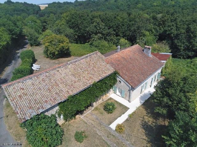 House&nbsp;for sale&nbsp;VILLEFAGNAN 16240 Charente Poitou-Charentes France: Charming 3 Bedroom Renovated Stone Property in Tranquil Countryside Setting Nestled in an idyllic and secluded location, this beautifully renovated detached stone property exudes charm and character w...