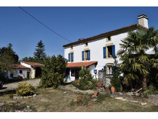 Guesthouses-Bed-&-Breakfast&nbsp;for sale&nbsp;MANSLE 16230 Charente Poitou-Charentes France: Charming Country Property with Gîte, Studio and Heated Pool near Mansle. Just a few minutes from Mansle 16230, discover this charming character property, perfect for peaceful country living or a hosp...