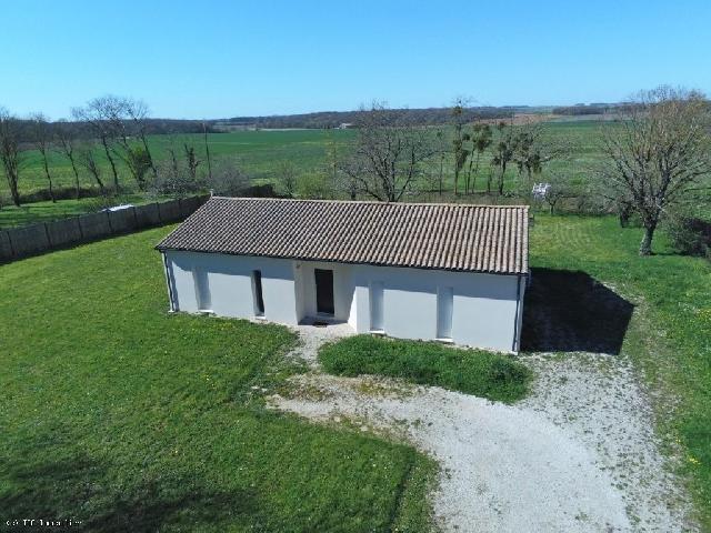 Maison &agrave; vendre &agrave;&nbsp;MANSLE 16230 Charente Poitou-Charentes France: Pavillon De 2021 De Haut Qualité Et DPE Classe  A. Un superbe pavillon de plein pied construit en 2021 sur son terrain clos de 2085m² accédé par une barrière électrique/télécommandée. Situé ...