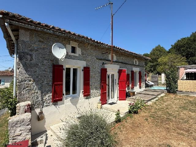 House&nbsp;for sale&nbsp;CHAMPAGNE-MOUTON 16350 Charente Poitou-Charentes France: Charming Country Cottage with Ground Floor Living in a Quiet Hamlet. Set in a quiet hamlet in the beautiful Charente countryside, this charming, bijou two-bedroom, ground floor property is only a 7-mi...