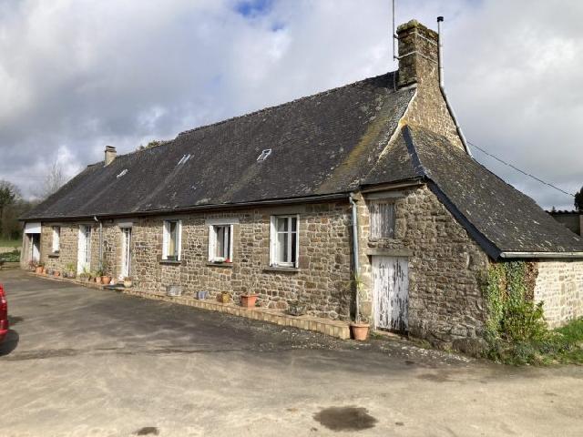 Huis te koop in LEVARÉ 53120 Mayenne Pays de la Loire France: Uitnodigende boerderij dichtbij Gorron Ontdek de perfecte mix van landelijke charme en modern leven in deze prachtige boerderij, gunstig gelegen op slechts enkele minuten van Gorron. Belangrijkste ken...