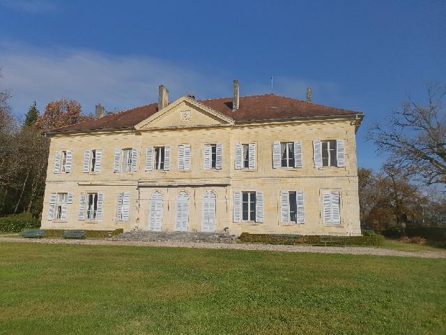 House for sale PERIGUEUX 24000 Dordogne Aquitaine France: Magnificent 19th-Century Château with Outbuildings and Landscaped Park on 18 Hectares Built between 1830 and 1834 at the request of the sub-prefect of Périgueux a baron, advisor to the Royal Court o...