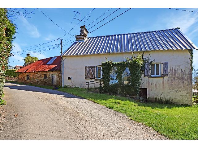 Huis te koop in LE LONZAC 19470 Corrèze Limousin France: Stenen huis met 1 slaapkamer, aangebouwd stenen bijgebouw en binnenplaats. Gelegen in een landelijk gehucht in de gemeente LE LONZAC, ligt dit stenen huis met 1 slaapkamer, een aangebouwd stenen bijge...