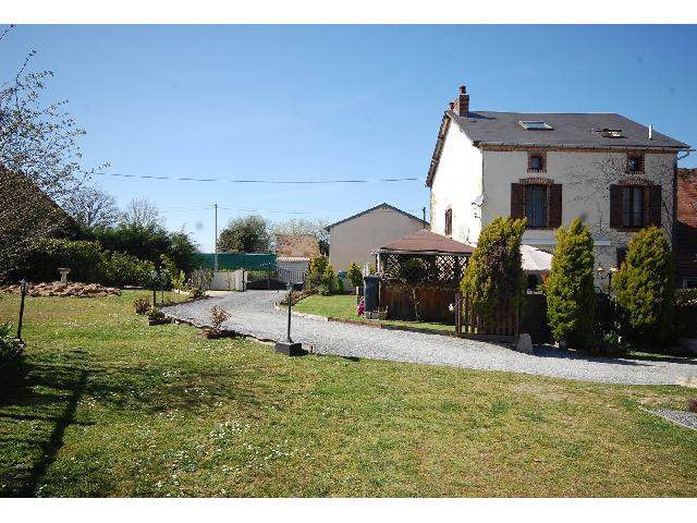 House for sale MAGNAC LAVAL 87190 Haute-Vienne Limousin France: Charming Fully Furnished 5-Bedroom Property with Garden and Pool .  Situated in a peaceful hamlet just a 10-minute drive from the charming town of Magnac-Laval, this beautifully presented and fully fu...