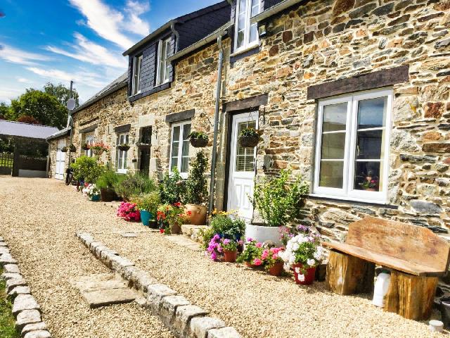 Huis te koop in HUELGOAT 29690 Finistère Bretagne Frankrijk: Prachtig gerenoveerde stenen longère met 3 slaapkamers en een grote hangar in een rustige omgeving. Gelegen in een rustig gehucht aan de rand van het adembenemende Nationaal Park Armorique, biedt dez...