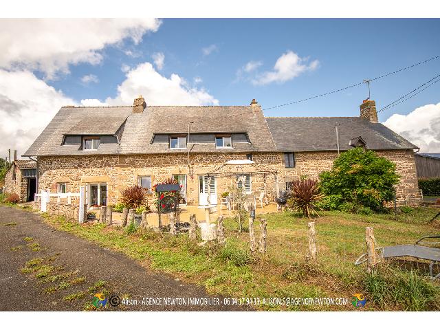Huis te koop in BAZOUGES LA PEROUSE 35560 Ille-et-Vilaine Bretagne France: Stenen landhuis met 4 slaapkamers, tuinen en bijgebouwen.<br />
<br />
Dit charmante stenen landhuis, gelegen aan de betoverende baai van Mont Saint Michel, is omgeven door sprookjesachtige kastelen, een uitges...