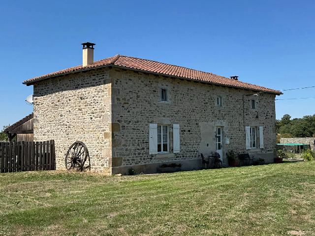 House for sale VAL D'OIRE ET GARTEMPE 87320 Haute-Vienne Limousin France: Stunning fully renovated stone farmhouse - large barns et 1.5 hectares land Imagine waking up each morning to sweeping views across the most beautiful countryside?<br />
Deer grazing in the garden, total p...