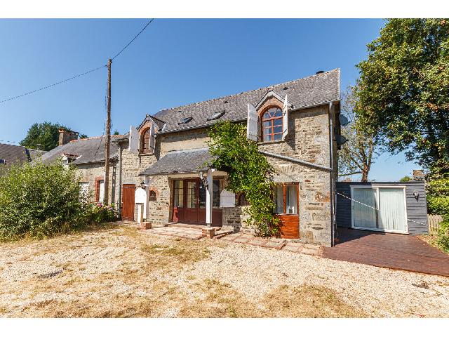 Huis te koop in SAINTE MARIE DU BOIS 53110 Mayenne Pays de la Loire France: Charmant huis met 5 kamers in Sainte-Marie-du-Bois. Gelegen op slechts een paar minuten rijden van het bekroonde stadje Lassay Les Châteaux in het departement Mayenne, ligt dit prachtige traditionele...
