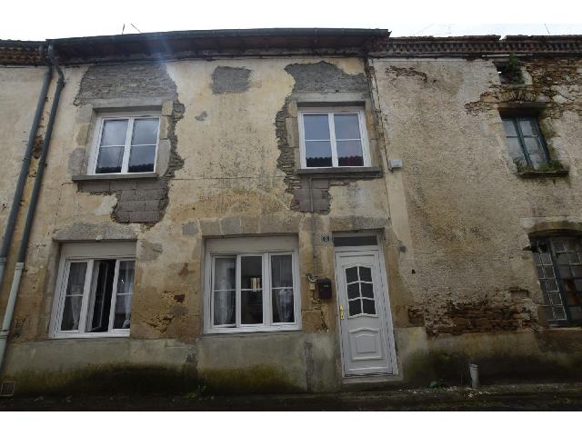 Maison &agrave; vendre &agrave;&nbsp;RANCON 87290 Haute-Vienne Limousin France: Maison De Village - 6 Chambres Situé en Haute-Vienne, à Rancon, commerces à pied, cette propriété est parfaite pour une grande famille.Au rez-de-chaussée on retrouve le salon/salle à manger, la...