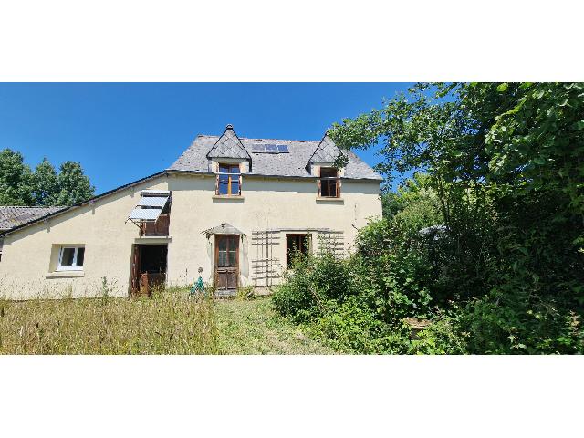 Haus&nbsp;zu verkaufen in&nbsp;MENEAC 56490 Morbihan Frankreich. Freistehendes Haus mit 3 Schlafzimmern, Garten, angeschlossenem Nebengebäude, Schuppen und Parkplatz.<br />
<br />
Renovierungsbedürftiges Haus mit drei Schlafzimmern, Einbauküche, Bad und großem Wohnzimmer...