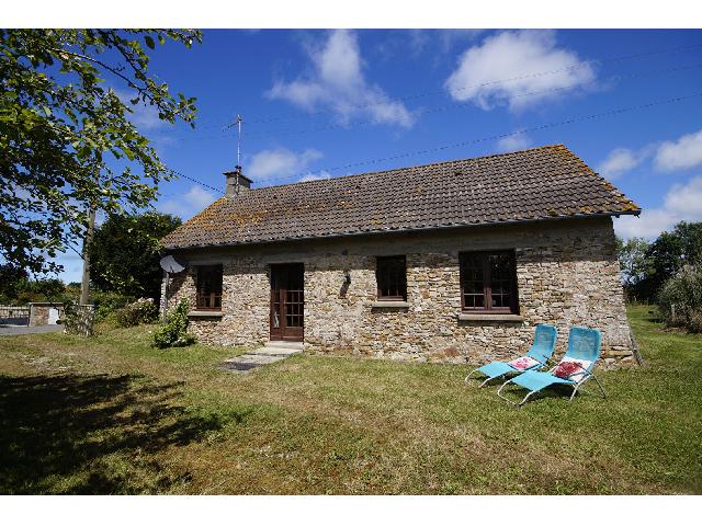 Huis te koop in LA FEUILLIE 50190 Manche Basse-Normandie France: Charmant huis met 4 kamers. Ontdek dit charmante huis nabij Périets, gelegen in een gehucht in de pittoreske regio La Manche.<br />
Deze woning is de ideale vakantiewoning en biedt een royale woonoppervla...