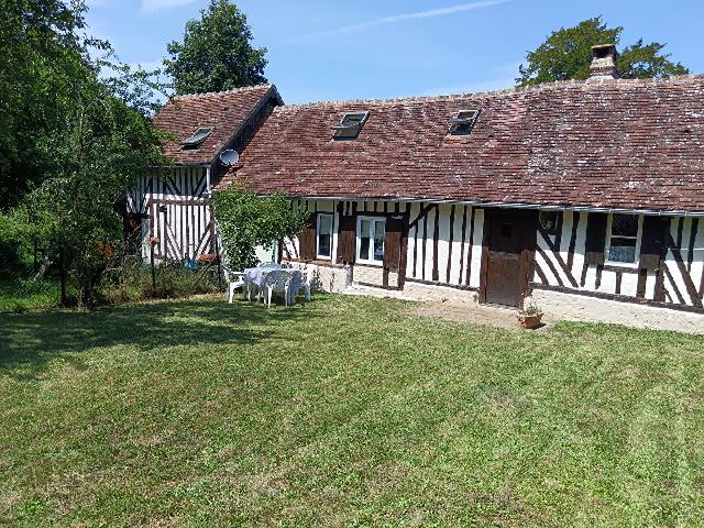 Huis te koop in&nbsp;BOISSEY 14170 Calvados Basse-Normandie France: Prachtige vakwerkwoning in Colombages met 4 slaapkamers en 2 badkamers, ideale locatie, uitstekende staat. Direct te betrekken. Ideale locatie, op slechts een paar minuten rijden van alle voorzieninge...