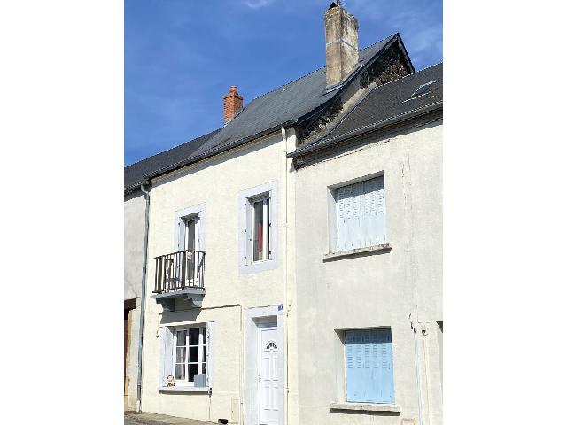 Haus zu verkaufen in&nbsp;PAYZAC 24270 Dordogne Aquitaine Frankreich: Dieses elegante 6-Zimmer-Haus mit pflegeleichtem Garten liegt nur wenige Gehminuten vom Dorf Payzac entfernt. Das Dorf bietet alle Annehmlichkeiten, die man von einem kleinen Dorf erwartet, wie Bäcke...