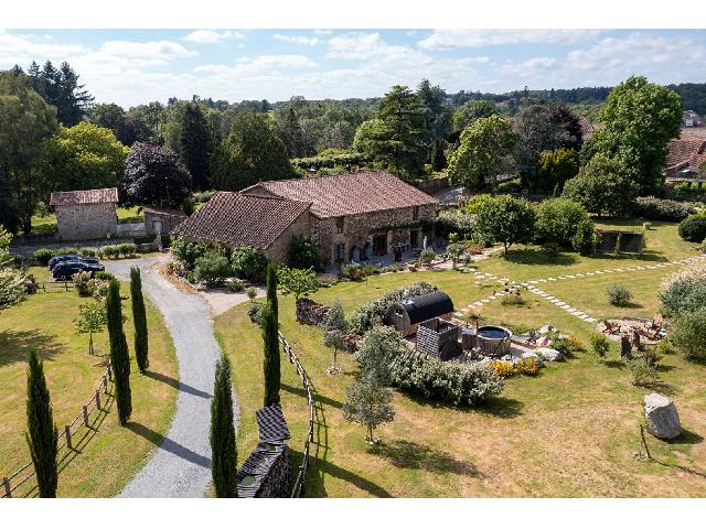 House&nbsp;for sale&nbsp;RANCON 87290 Haute-Vienne Limousin France: Exceptional Barn Conversion with Luxury Gîte and Private Parkland of over 1 hectare  near Bellac. Located just minutes from the vibrant town of Bellac, this outstanding barn conversion is a property ...