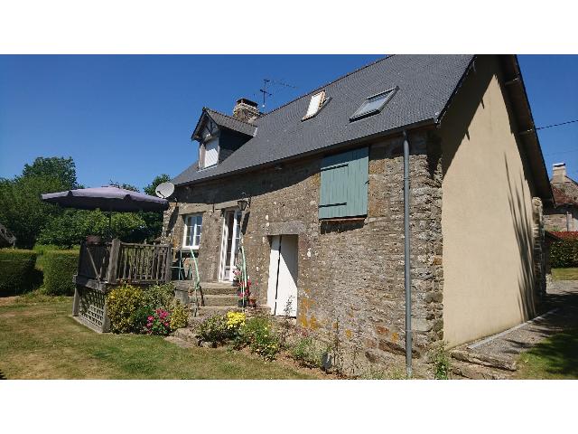 Huis te koop in&nbsp;DOMFRONT 61700 Orne Basse-Normandie France: Charmant huisje met 2 slaapkamers in een rustig gehucht buiten Domfront. Dit huisje ligt in een klein gehucht van 5 huizen, net buiten het middeleeuwse stadje Domfront, en biedt een prachtig uitzicht ...