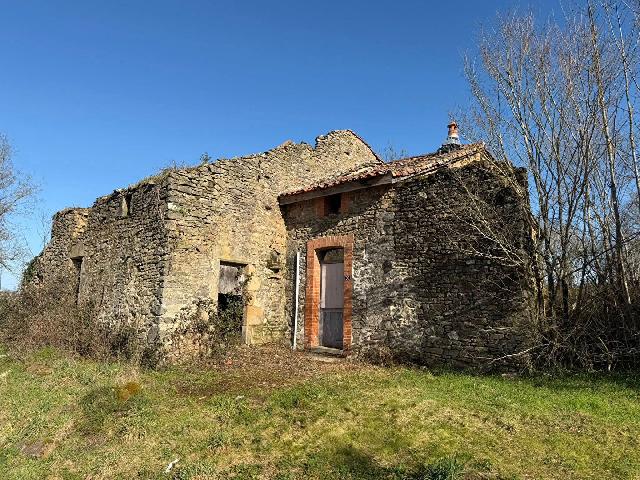 Maison &agrave; vendre &agrave;&nbsp;VILLEFAVARD 87190 Haute-Vienne Limousin France: Maison Villefavard 2 pièce(s) 46 m2 Sympathique petite propriété sur 1200 m² de jardin bien arboré, située en bout de village, composée d'une petite maison en cours de rénovation, flanquée de...