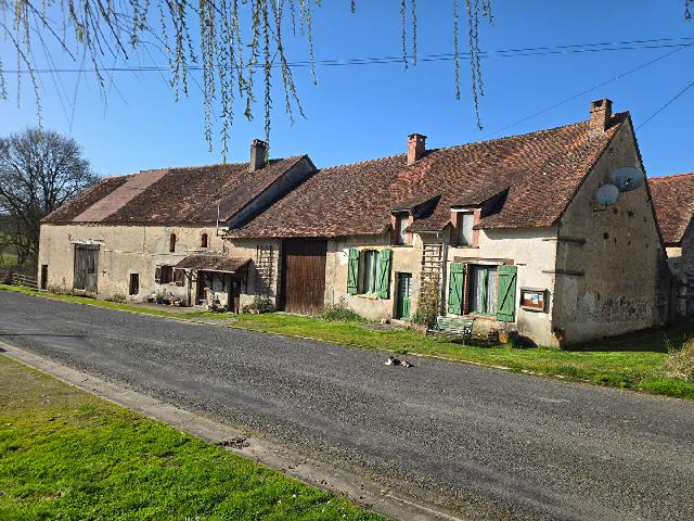 Huis te koop in&nbsp;LUSSAC LES EGLISES 87360 Haute-Vienne Limousin France: Charmante verbouwde schuur met eigen gastenverblijf en uitgestrekte tuinen nabij Lussac-les-Églises. Een charmante verbouwde schuur met een eigen gastenverblijf, gelegen in een prachtige tuin en begr...
