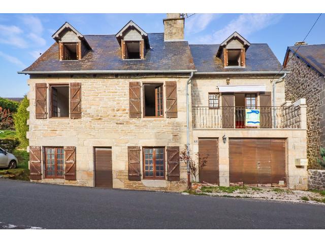 Huis te koop in&nbsp;TREIGNAC 19260 Corrèze Limousin France: Stenen huis met 3 slaapkamers, garage, bijgebouwen en een tuin van 1471 m². Prachtig gelegen in het charmante dorp Treignac, bevindt zich dit mooie stenen huis met 3 slaapkamers, een aangebouwde gara...