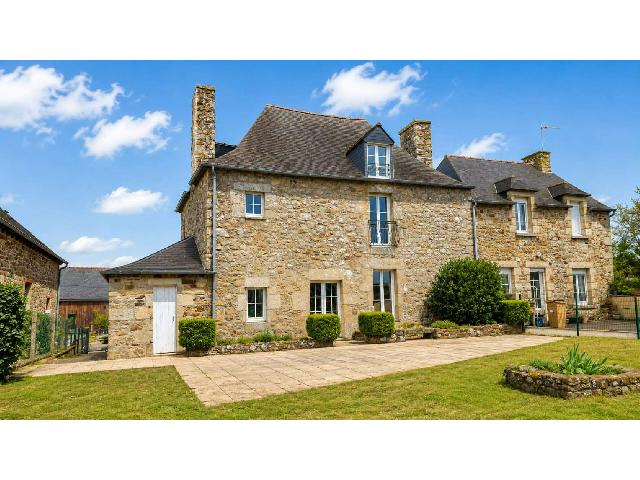 Haus&nbsp;zu verkaufen in&nbsp;JUGON LES LACS 22270 Côtes-d'Armor Frankreich. Wunderschönes, einzigartiges Steinhaus mit 3 Schlafzimmern und großem Garten; nur 3 Minuten von Jugon-les-Lacs und 25 Minuten von der Nordküste entfernt. *360°-Rundgang verfügbar.<br />
Ein sehr chara...