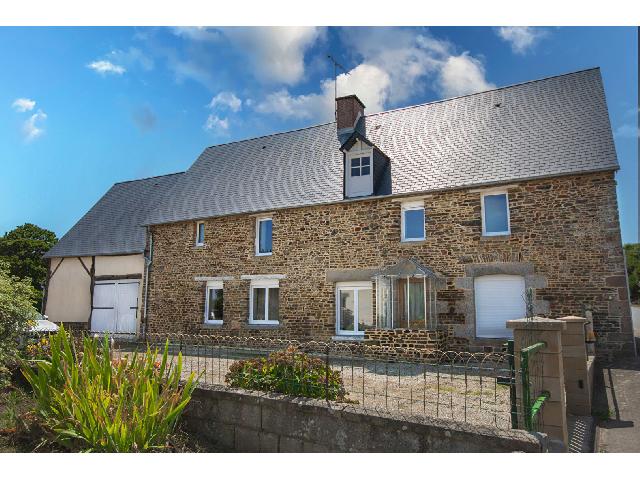 Huis te koop in&nbsp;SACEY 50170 Manche Basse-Normandie France: Baai van Mont Saint Michel, ruim dorpshuis met 4 slaapkamers, tuinen en bijgebouwen. Groot vrijstaand dorpshuis uit de 19e eeuw, met tuinen en bijgebouwen.<br />
<br />
Oud en modern komen samen. Droomt u van e...