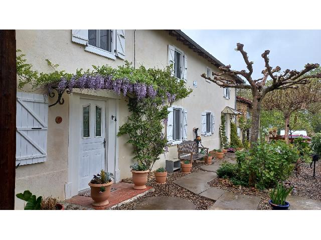 Huis te koop in&nbsp;MIRANDE 32300 Gers Midi-Pyrénées France: Woonhuis met een woonoppervlakte van 151 m2 en een terrein van 1248 m2. Indeling: 6 vertrekken, 3 slaapkamers, 2 badkamers....