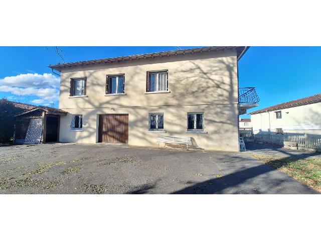 Huis te koop in&nbsp;MASSEUBE 32140 Gers Midi-Pyrénées France: Woonhuis met een woonoppervlakte van 103 m2 en een terrein van 1000 m2. Indeling: 6 vertrekken, 4 slaapkamers....