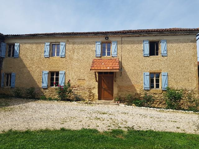 Landwirtschafliche-Immobilie zu verkaufen in&nbsp;MARCIAC 32230 Gers Midi-Pyrénées Frankreich: Haus mit einer Wohnfläche von 235 qm und mit einem Grundstück von 190000 qm. Einteilung: 10 Räume, 4 Schlafzimmer, 1 Badezimmer.<br />
Deutsche SEO-Hashtags #CharmantesHaus #GasconHaus #ImmobilienGers #...