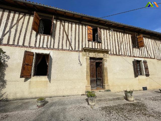 Haus zu verkaufen in&nbsp;CHÉLAN 32140 Gers Midi-Pyrénées Frankreich: Wunderschönes Landhaus mit Nebengebäuden – 1 Ha mit Bach. In ruhiger, naturnaher Lage bietet dieses Anwesen großes Renovierungs- und Entwicklungspotenzial und eignet sich ideal als Familienhaus o...