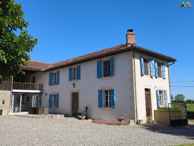 Huis te koop in&nbsp;PONSAN-SOUBIRAN 32300 Gers Midi-Pyrénées France: Gerenoveerde boerderij met schuur, aangelegde tuin en uitzicht op het platteland. Gelegen in een afgelegen landelijke omgeving, op slechts tien minuten van Castelnau-Magnoac en Trie-sur-Baïse, combin...