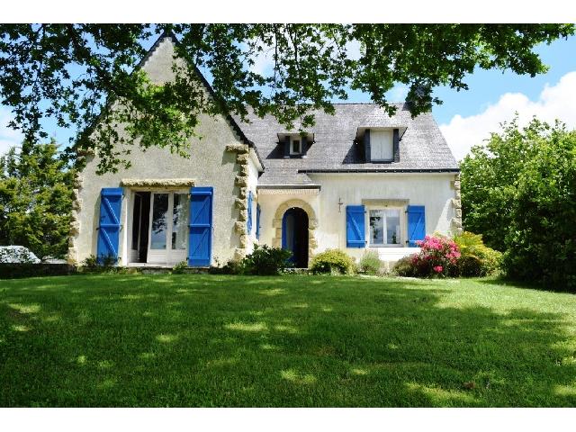 House for sale LIGNOL 56160 Morbihan Bretagne France: House on a land of 1803 m2 Ground floor:<br />
Hall - 11 m²<br />
Kitchen / Dining room - 20 m²<br />
Scullery - 3.50 m²<br />
Living room - 35 m²<br />
Bathroom - 5 m²<br />
WC<br />
Bedroom - 10.50 m²<br />
<br />
1st floor :<br />
Bedrooms 3...