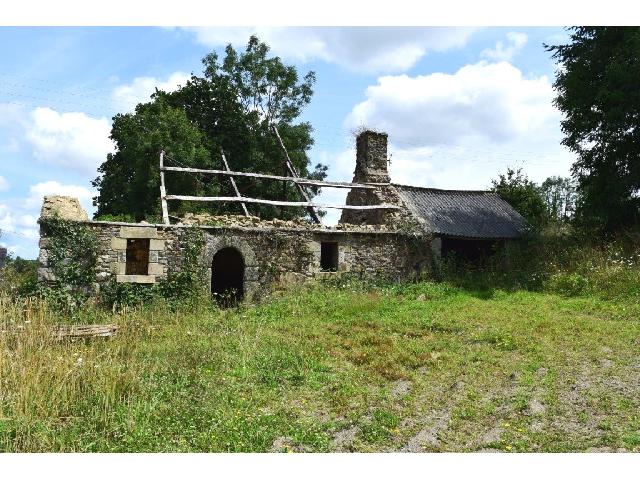 Huis te koop in SCRIGNAC 29640 Finistère Bretagne Frankrijk: Te renoveren Woonhuis op een terrein van 735 m2<br />
Begane grond:<br />
circa 70 m²<br />
<br />
Goed<br />
Aangebouwde garage - ongeveer 20 m²<br />
<br />
Grond - ongeveer 735 m²<br />
Parkeerplaats...