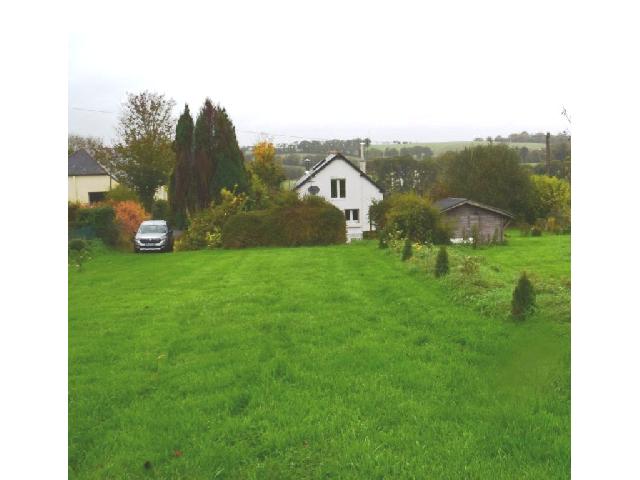 Huis te koop in LOCARN 22340 Côtes-d'Armor Bretagne France: Woonhuis op een terrein van 3913 m2 met een woonoppervlakte van 48 m2. Begane grond:<br />
Keuken/eetkamer - 15 m²<br />
Woonkamer - 11,50 m²<br />
Slaapkamer - 11,50 m²<br />
Doucheruimte en toilet - 5 m²<br />
Hal/wasru...