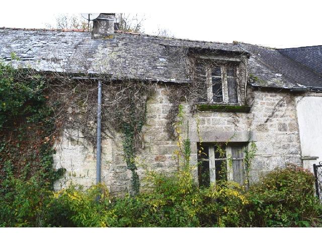Huis te koop in BUBRY 56310 Morbihan Bretagne France: Te renoveren woonhuis op een terrein van 118 m2.<br />
Begane grond:<br />
Kamer - circa 30 m²<br />
<br />
Eerste verdieping:<br />
Kamer - circa 30 m²<br />
<br />
Kenmerken:<br />
<br />
Landelijk gelegen<br />
Tuin<br />
Vrijstaande garage<br />
Perceel ...