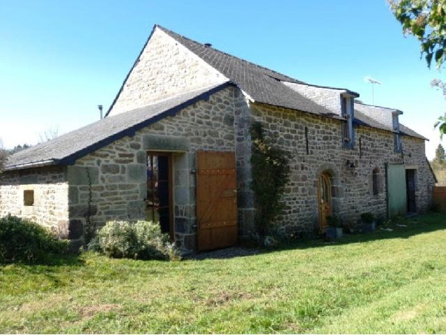 Huis te koop in&nbsp;LE CROISTY 56540 Morbihan Bretagne Frankrijk: Woonhuis op een terrein van 1085 m2 met een woonoppervlakte van 132 m2. <br />
Begane grond:<br />
Entreehal - 6,50 m²<br />
Hal - 10 m²<br />
Toilet - 3,50 m²<br />
Woonkamer met open keuken - 41 m²<br />
Slaapkamer - 18 m²<br />...