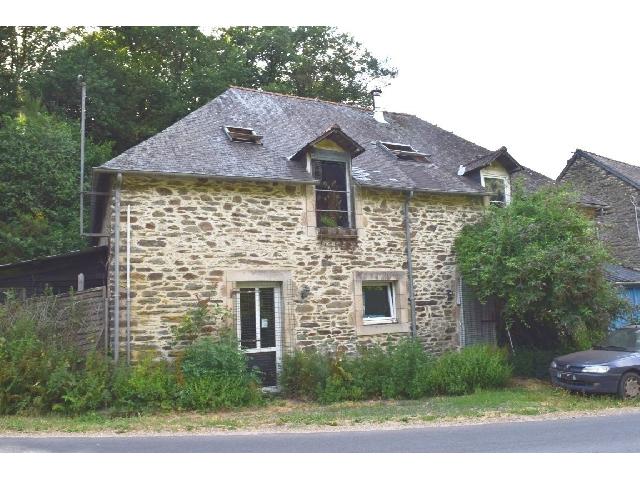Haus zu verkaufen in&nbsp;SPEZET 29540 Finistère Bretagne Frankreich: Haus auf einem Grundstück von 150 qm mit einer Wohnfläche von 79 qm. <br />
Erdgeschoss:<br />
Eingangsbereich – 11 m²<br />
Wohnzimmer mit Küche – 50 m²<br />
Schlafzimmer – 17 m²<br />
Badezimmer und WC – 10 m...